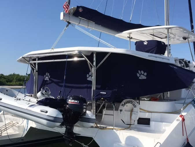 How Can a T Top Shade Pole Extend Protection Beyond the Helm?